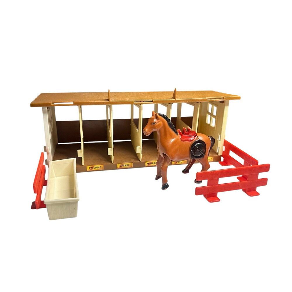 1 Vintage Toy Show Horse w/ Stable & Fence Pieces Funrise International 1990-92